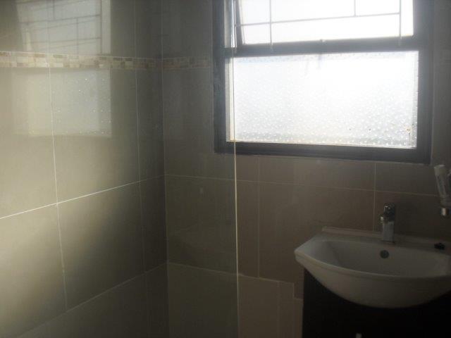 To Let 2 Bedroom Property for Rent in Claremont Western Cape